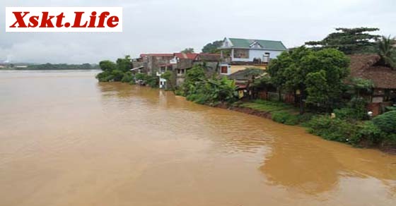 Mơ thấy nước lụt – Chiêm bao thấy nước lụt đánh con gì?