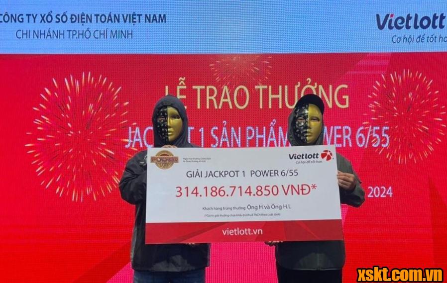 Vietlott: Trao giải Jackpot lớn nhất trong lịch sử cho 2 khách hàng đến từ TP.HCM