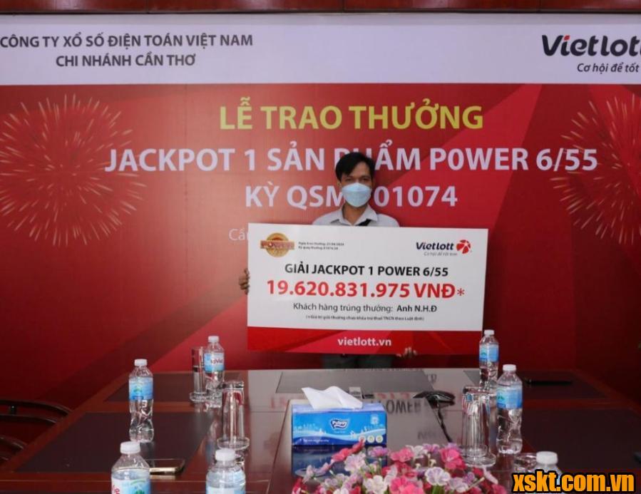 Vietlott: Trao giải Jackpot 19 tỷ đồng cho khách hàng ở An Giang