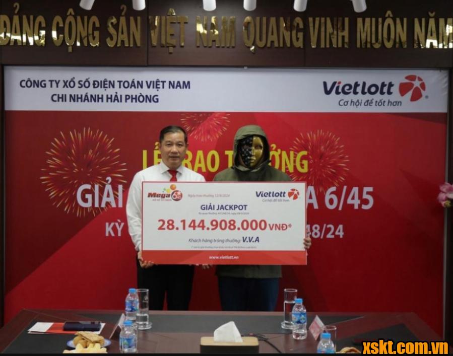 Vietlott: Trao giải Jackpot 28 tỷ đồng cho khách hàng ở Bình Định