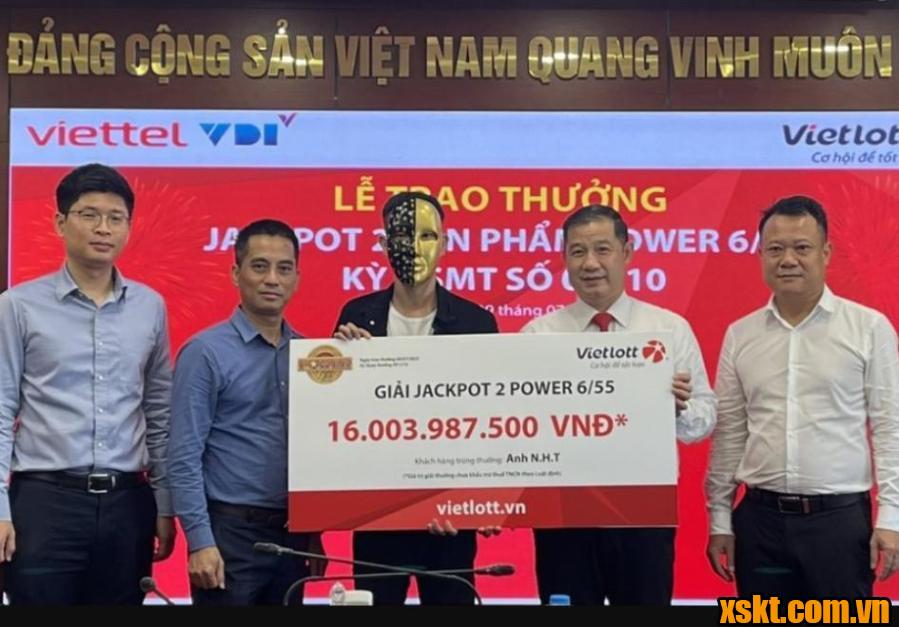 Vietlott: Trao thưởng 16 tỷ đồng cho khách hàng TP.HCM