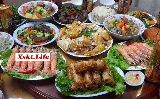 Chiêm bao thấy mâm cơm đánh con gì?